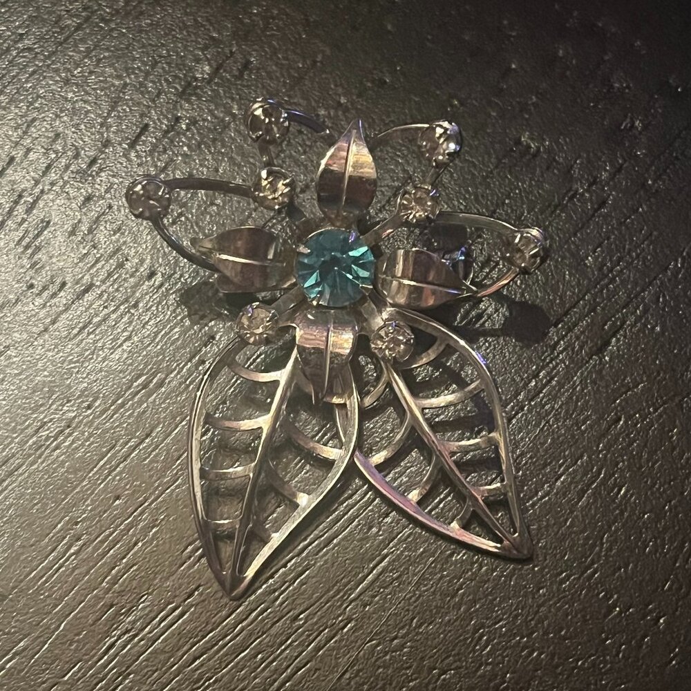 VTG Silvertone Open Work Floral Brooch or Pendant with Blue & White Rhinestones